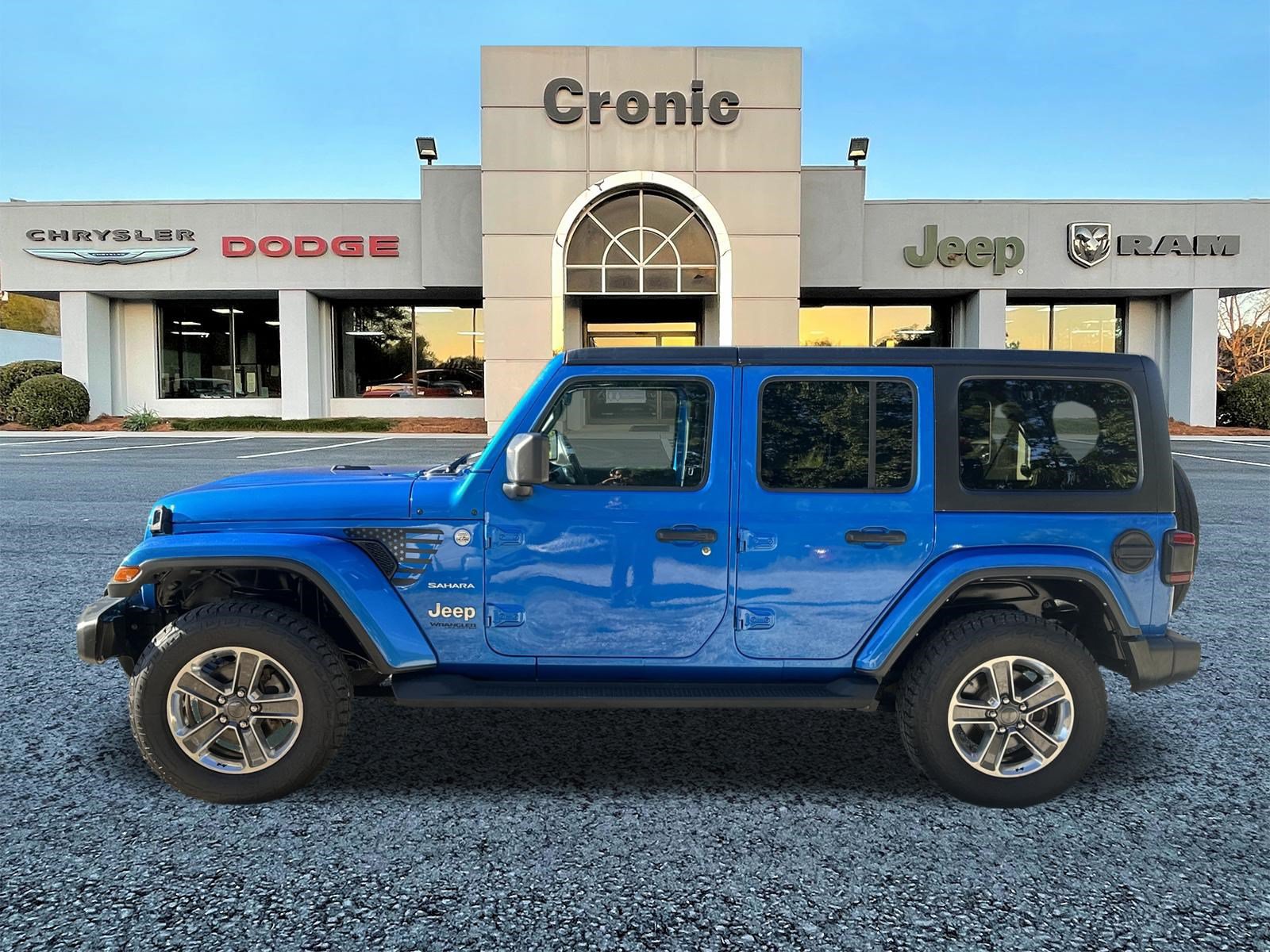 Used 2021 Jeep Wrangler Unlimited Sahara w/ Dual Top Group AWD/4WD image 6