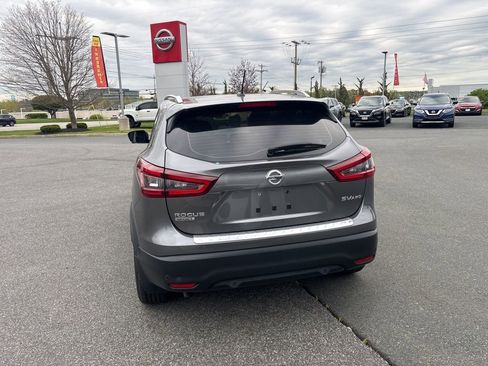 Used 2020 Nissan Rogue Sport SV w/ Technology Package AWD/4WD image 6