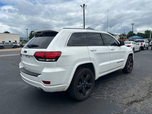 Used 2015 Jeep Grand Cherokee Altitude AWD/4WD image 5