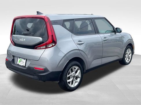Used 2022 Kia Soul LX w/ Technology Package FWD image 8