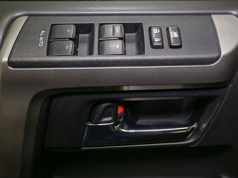Used 2018 Toyota 4Runner SR5 Premium AWD/4WD image 38