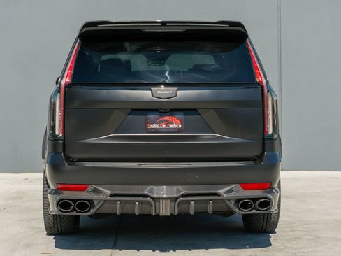 Used 2024 Cadillac Escalade Sport Platinum w/ LPO, ONYX Package image 8