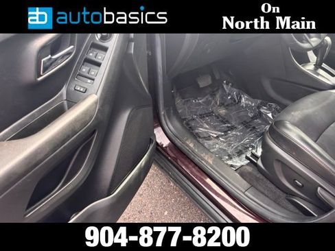 Used 2021 Chevrolet Trax LT FWD image 19