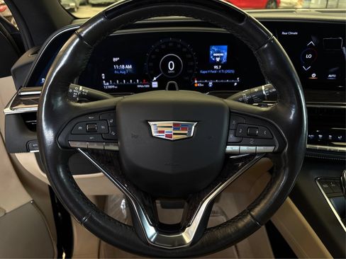 Used 2023 Cadillac Escalade ESV Premium Luxury w/ LPO, Illumination Package AWD/4WD image 19