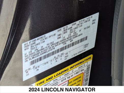 Used 2024 Lincoln Navigator Reserve image 29