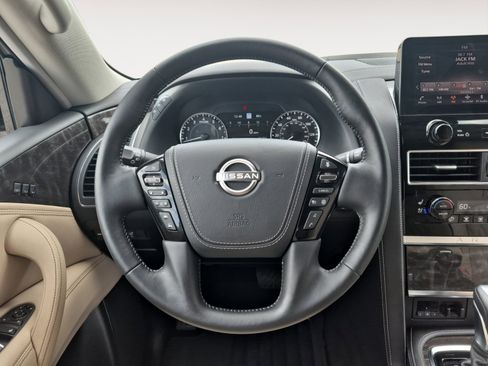 Used 2024 Nissan Armada Platinum w/ Captain's Chairs Package RWD image 13