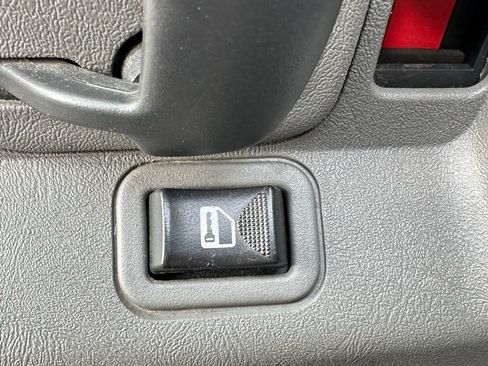 Used 2018 Chevrolet Express 2500 w/ Driver Convenience Package image 11