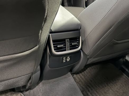 Used 2024 Subaru Outback Premium image 13