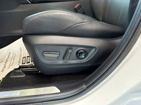 Certified 2024 Toyota Venza Limited AWD/4WD image 16