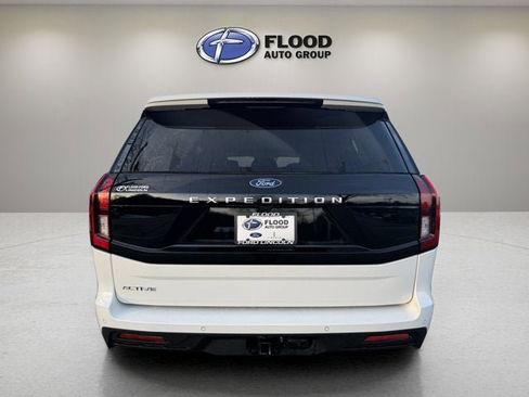 New 2026 Ford Expedition Active image 6