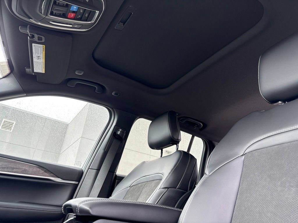 New 2026 Jeep Grand Cherokee Altitude AWD/4WD image 14