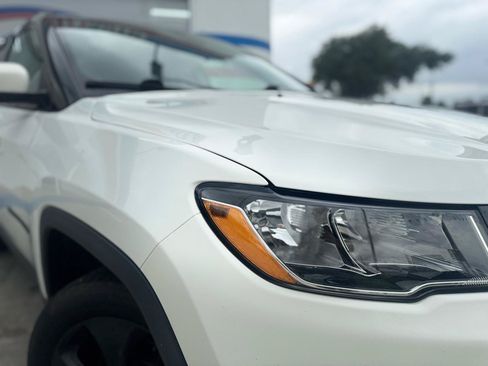 Used 2018 Jeep Compass Latitude w/ Popular Equipment Group AWD/4WD image 18