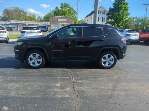 Used 2019 Jeep Compass Latitude w/ Popular Equipment Group AWD/4WD image 5