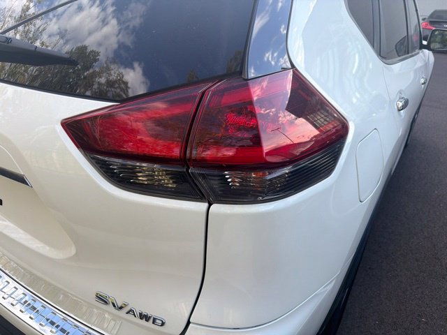 Used 2018 Nissan Rogue SV w/ Premium Package AWD/4WD image 7