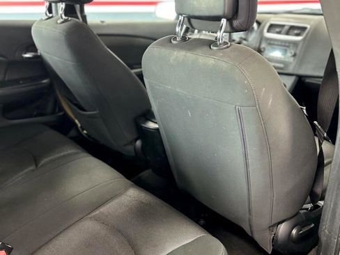 Used 2013 Dodge Avenger SE image 18