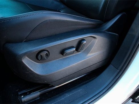 Used 2020 Volkswagen Tiguan SE w/ Panoramic Sunroof Package image 15