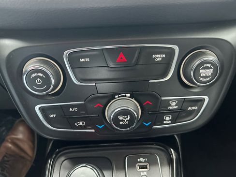 Used 2021 Jeep Compass Latitude image 17