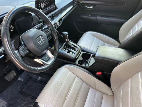 Used 2024 Honda CR-V Sport Touring image 4