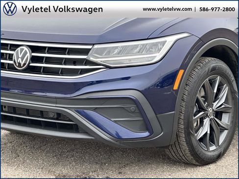 Certified 2022 Volkswagen Tiguan SE image 6