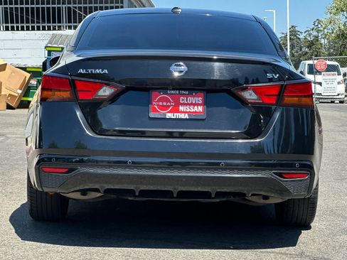 Used 2022 Nissan Altima 2.5 SV FWD image 8