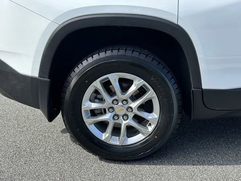 Used 2023 Chevrolet Traverse LS FWD image 19