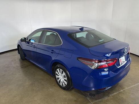 Used 2024 Toyota Camry LE image 12