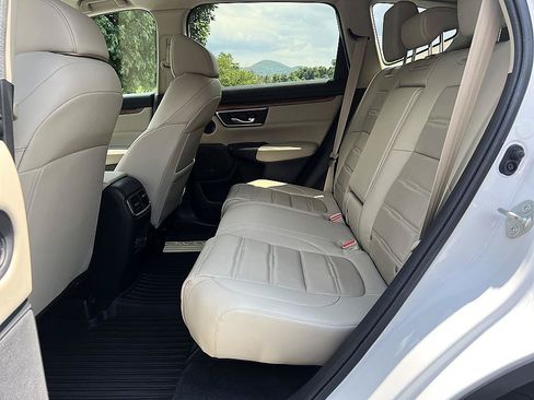 Used 2020 Honda CR-V Touring image 12