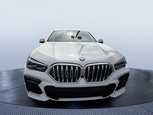 Certified 2022 BMW X6 xDrive40i w/ M Sport Package AWD/4WD image 2