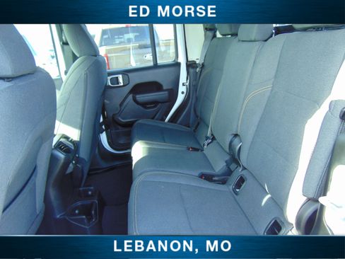 Used 2025 Jeep Gladiator Sport image 12