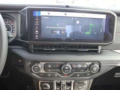 Used 2026 Jeep Gladiator Mojave AWD/4WD image 4