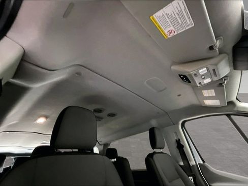 Used 2024 Ford Transit 350 XLT image 11