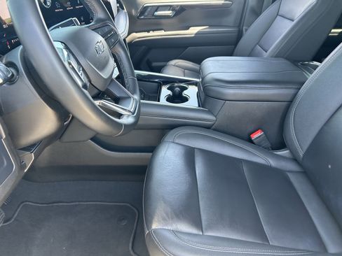 Certified 2025 Chevrolet Suburban Z71 AWD/4WD image 28