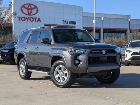 Used 2020 Toyota 4Runner SR5 Premium w/ Moonroof Package image 2