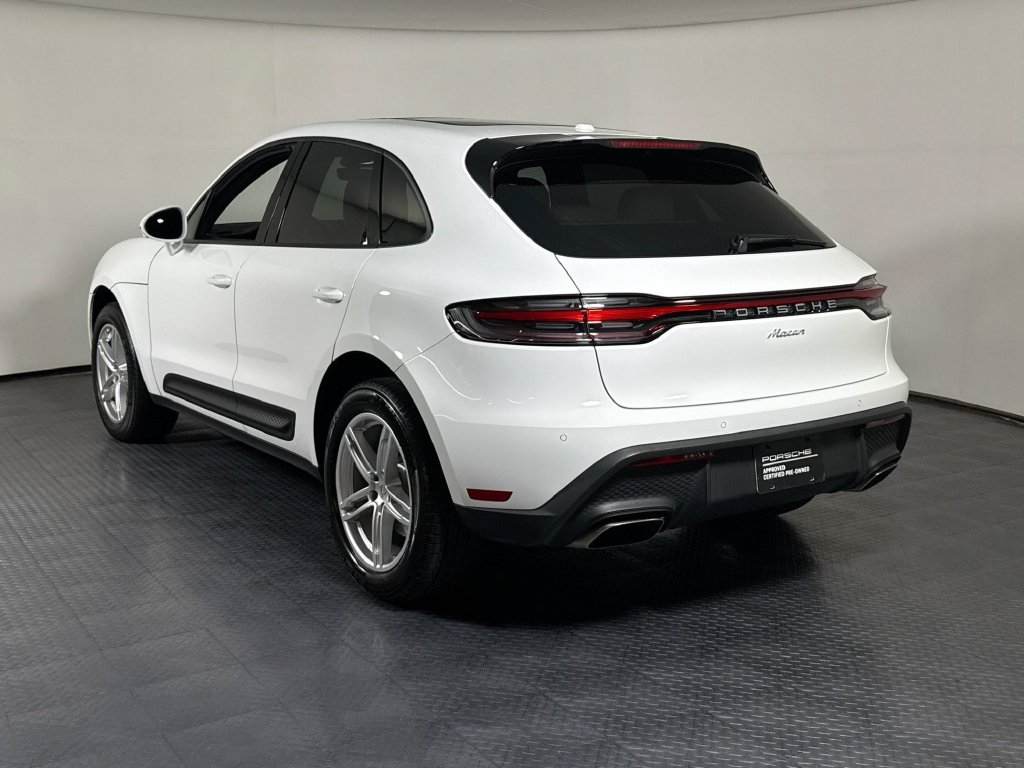Used 2026 Porsche Macan AWD/4WD image 3