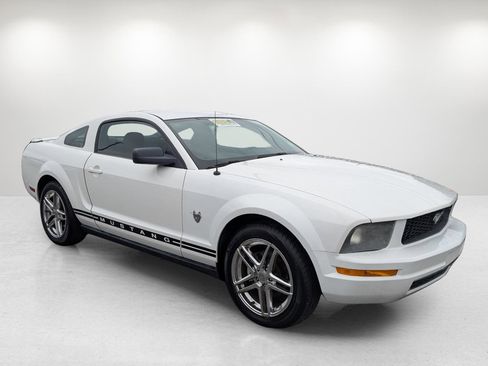 Used 2009 Ford Mustang Coupe image 3