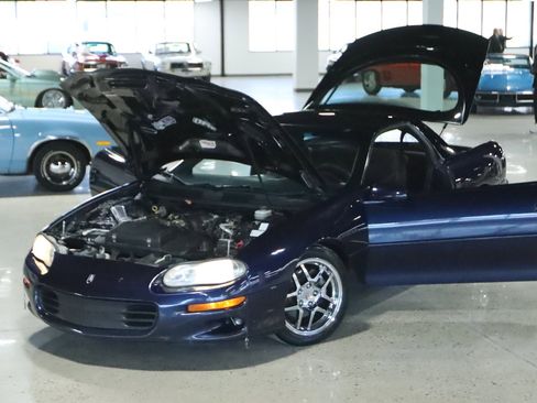 Used 2001 Chevrolet Camaro Z28 image 2