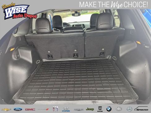 Used 2021 Jeep Cherokee Trailhawk image 19