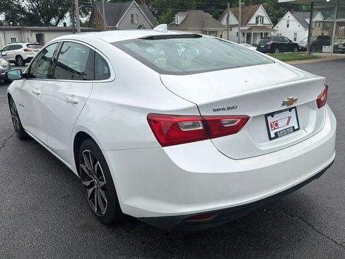 Used 2018 Chevrolet Malibu LT w/ Leather Package FWD image 7