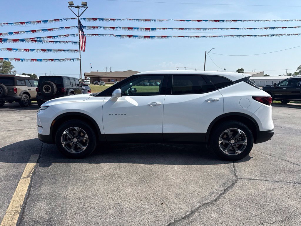 Used 2025 Chevrolet Blazer LT FWD image 8