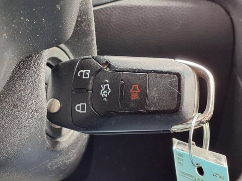 Used 2014 Ford Fusion SE FWD image 22