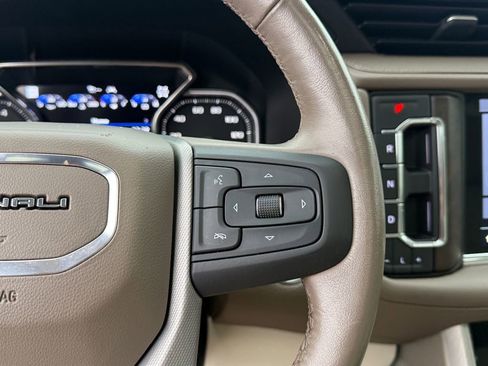 Used 2021 GMC Yukon XL Denali w/ Denali Premium Package image 22