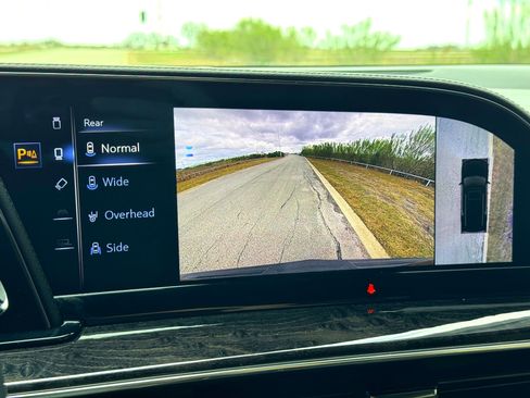 Used 2023 Cadillac Escalade Premium Luxury image 37