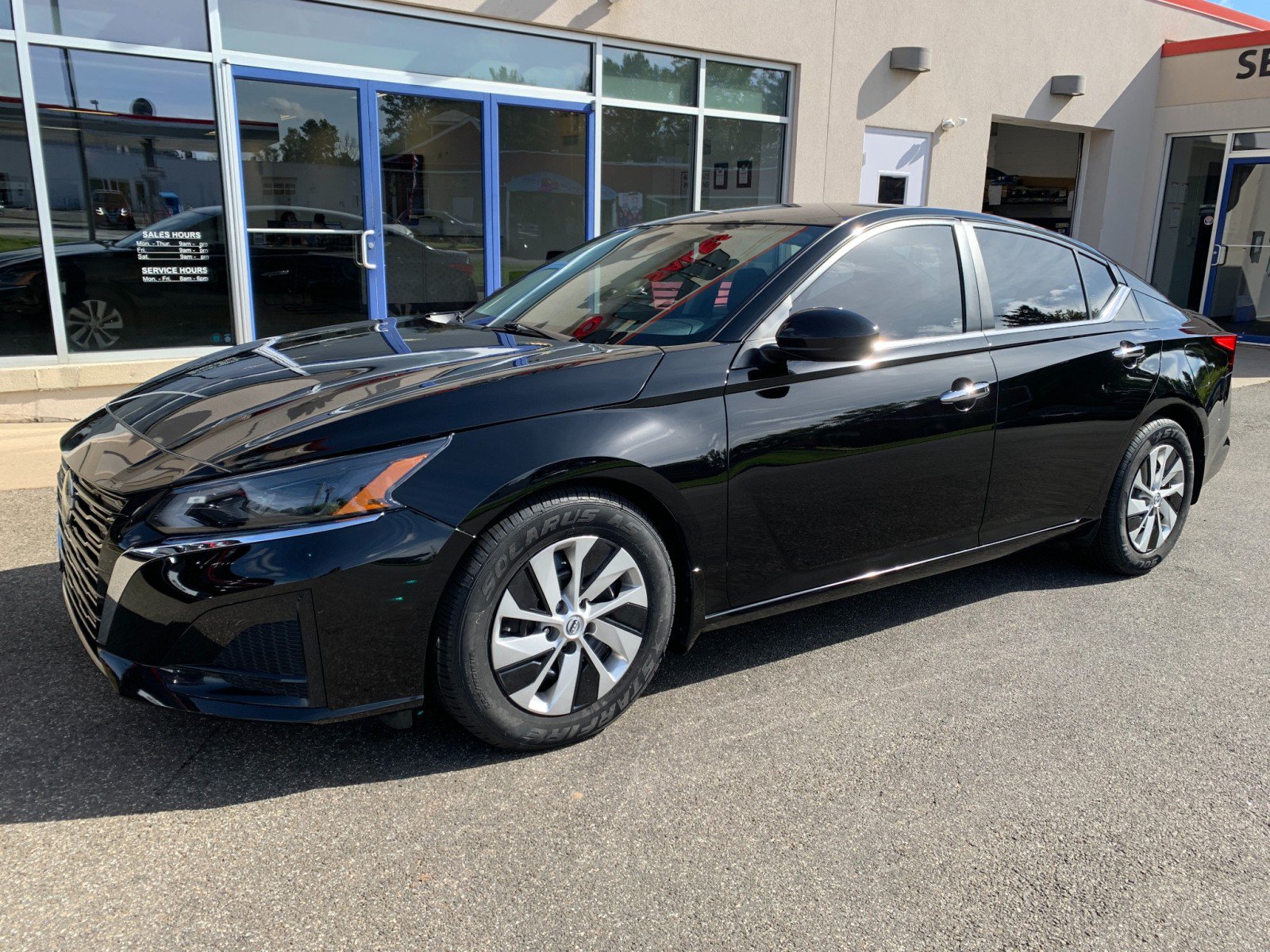 Used 2023 Nissan Altima 2.5 S FWD image 1