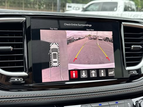 New 2026 Chrysler Pacifica Pinnacle image 34