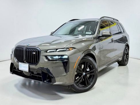 Used 2025 BMW X7 xDrive40i w/ M Sport Package AWD/4WD image 2
