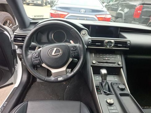 Used 2019 Lexus IS 300 F Sport w/ F Sport Package AWD/4WD image 10