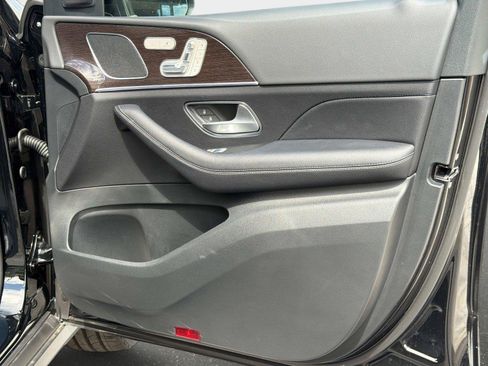 Used 2025 Mercedes-Benz GLE 450e 4MATIC image 22