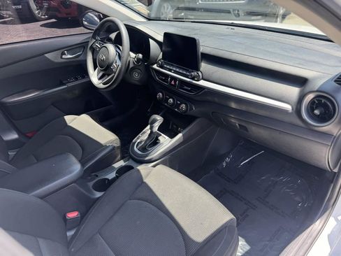Used 2021 Kia Forte LXS FWD image 13