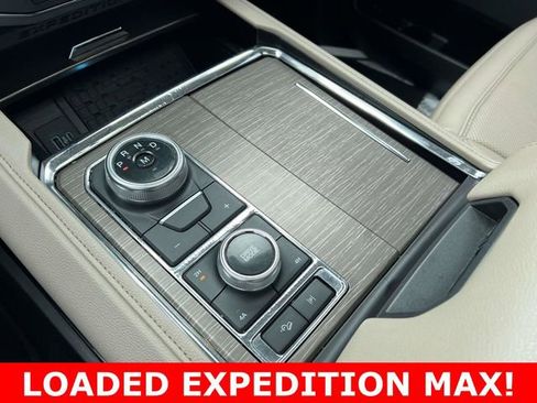 Used 2022 Ford Expedition Max Limited image 19