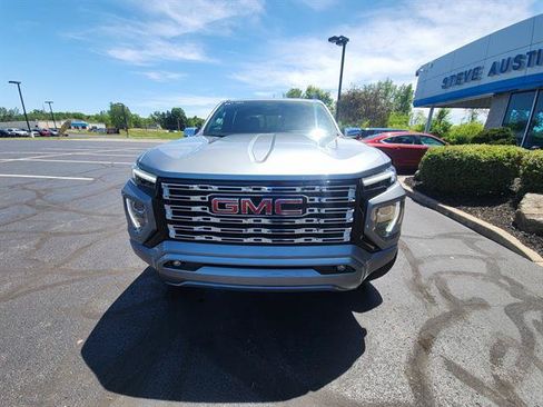 Used 2025 GMC Canyon Denali AWD/4WD image 3